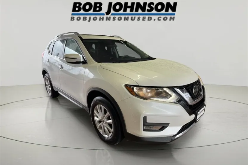 2020 Nissan Rogue SV photo 1