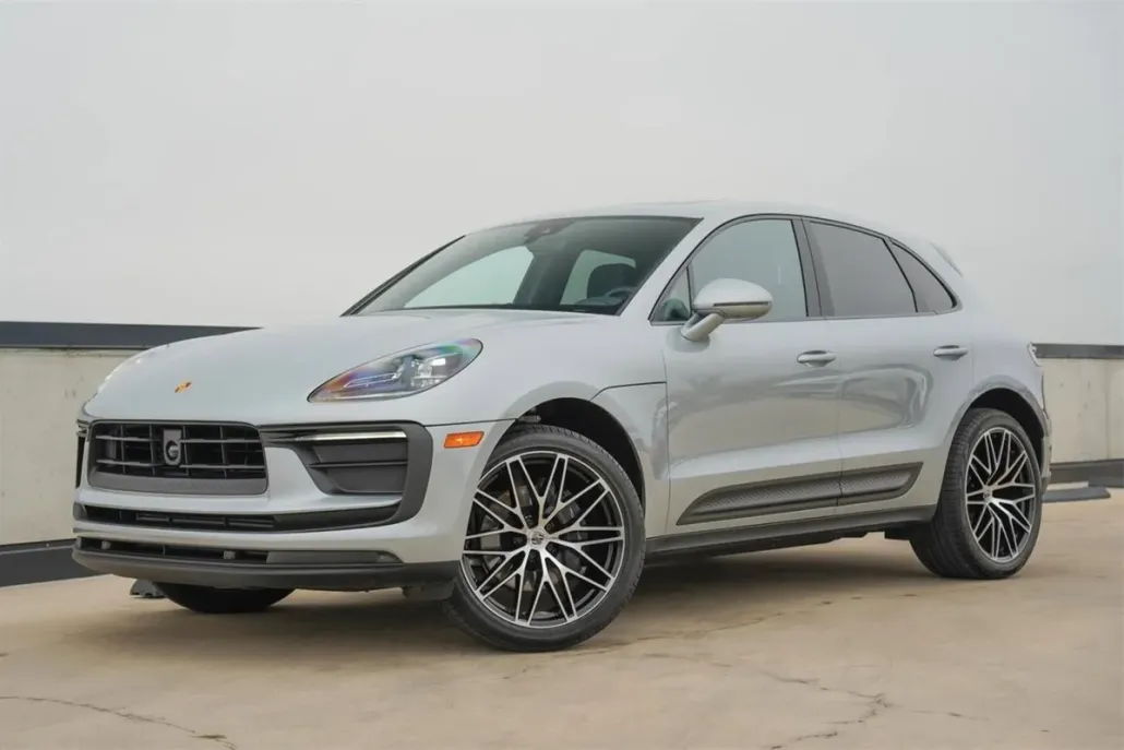 2025 Porsche Macan Base photo 1