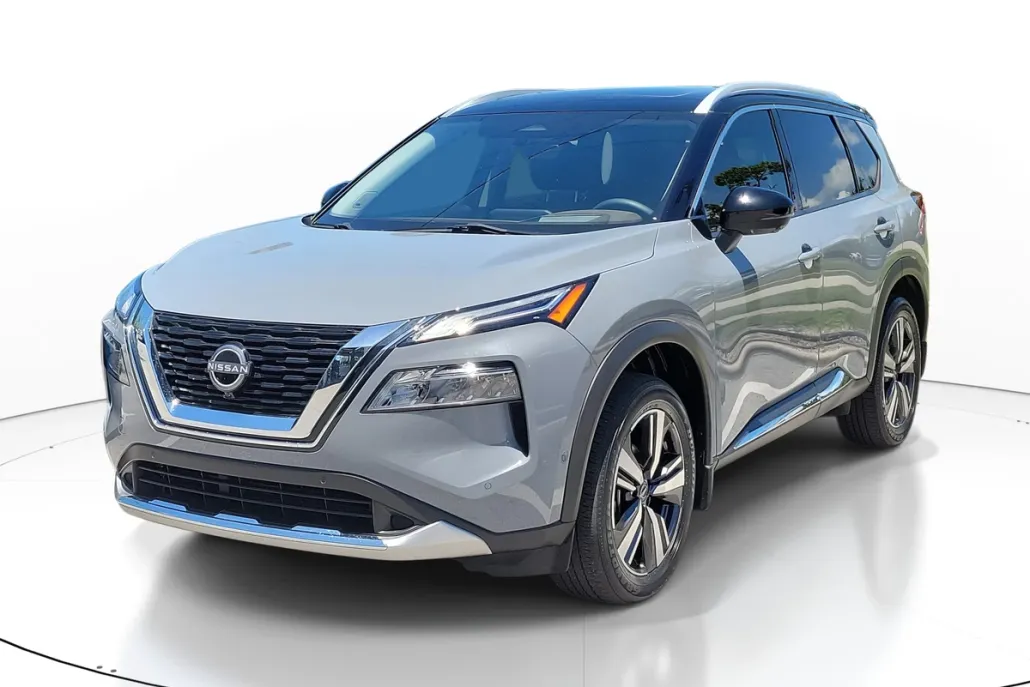 2023 Nissan Rogue Platinum photo 1