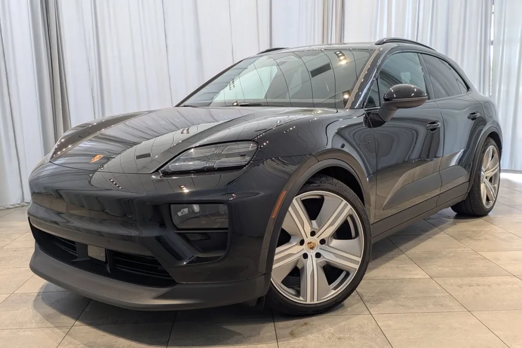 2025 Porsche Macan Electric photo 1