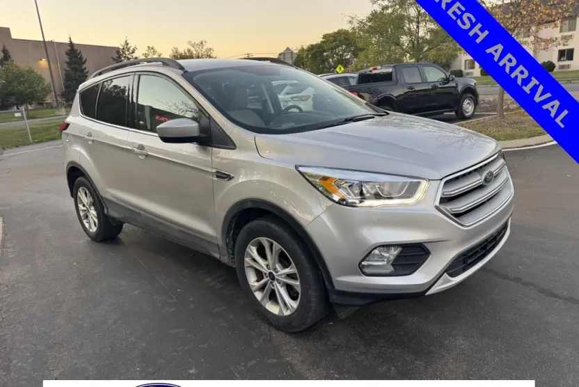 2019 Ford Escape SEL photo 1