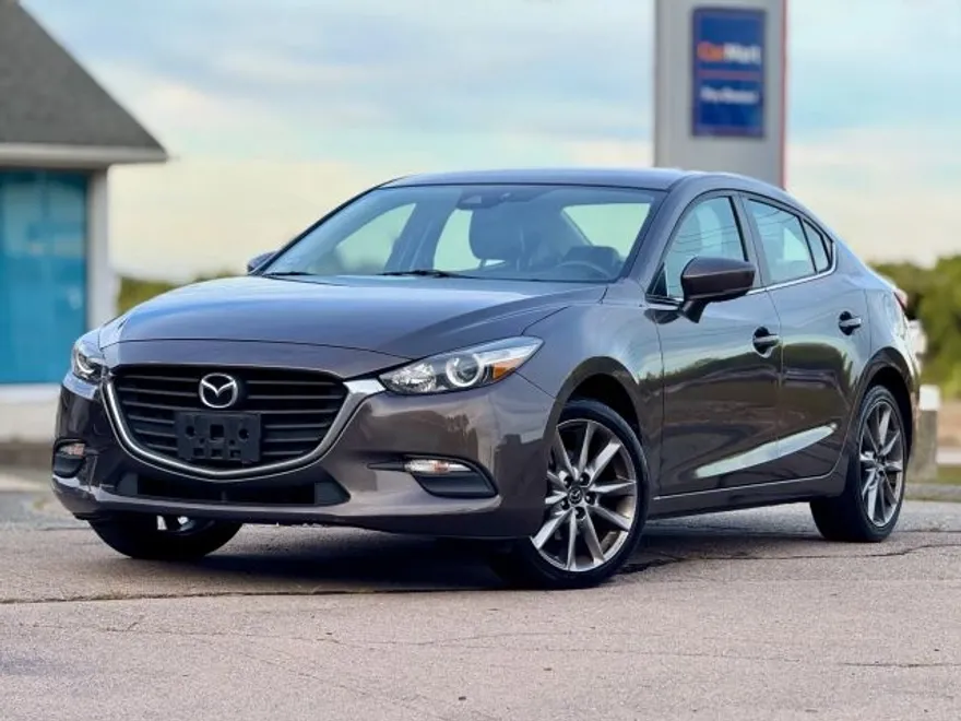 2018 Mazda Mazda3 Touring photo 1