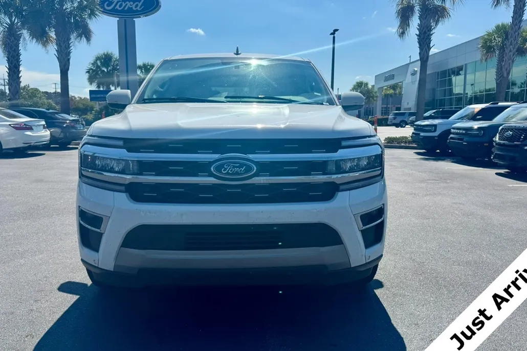 2024 Ford Expedition Limited photo 1