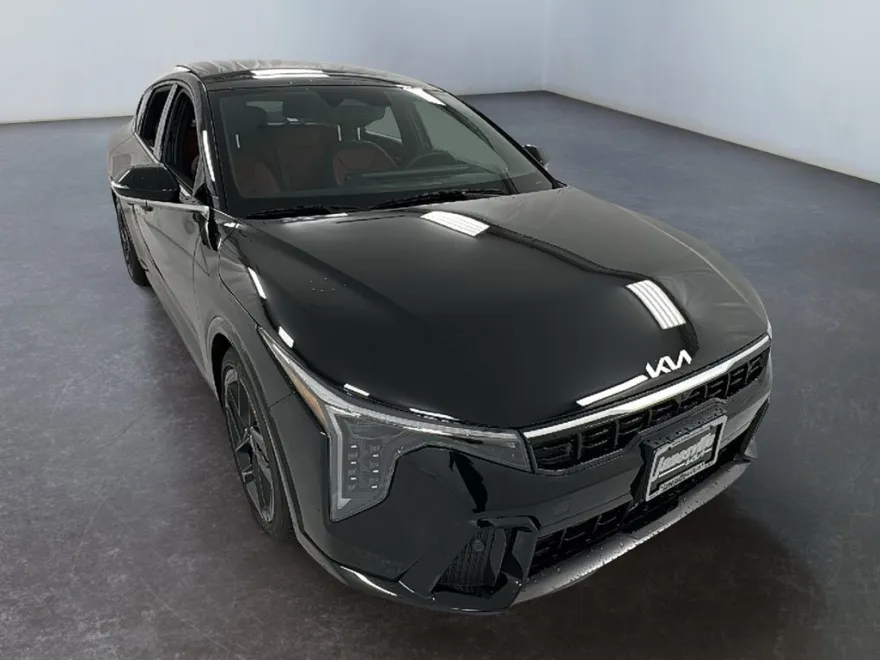 2025 Kia K4 GT-Line Turbo photo 1