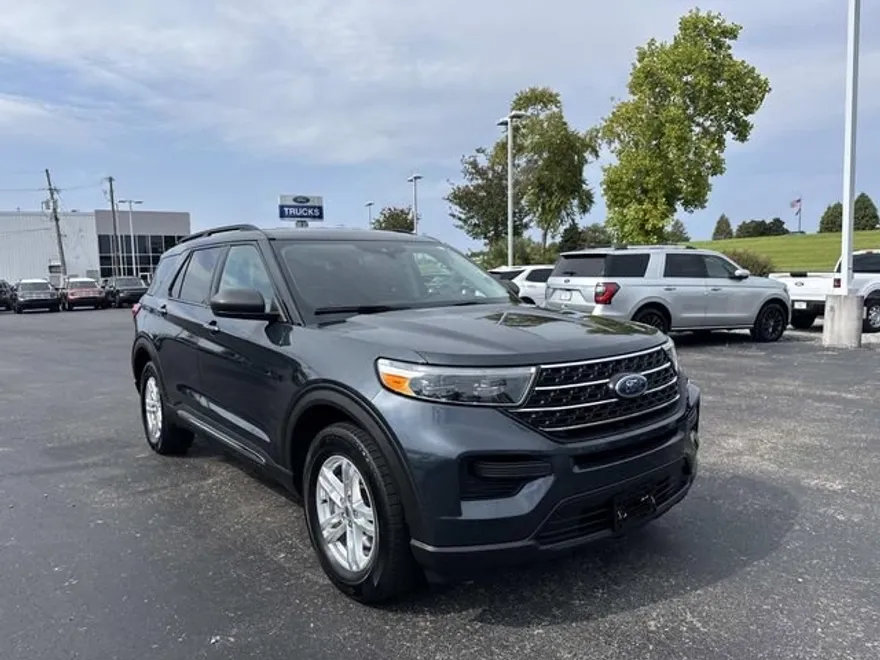 2022 Ford Explorer XLT photo 1