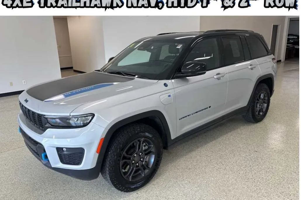 2024 Jeep Cherokee 4xe Trailhawk photo 1
