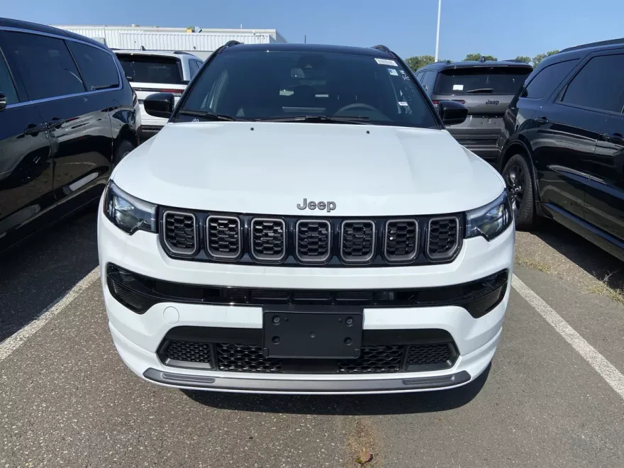 2025 Jeep Compass Limited photo 1