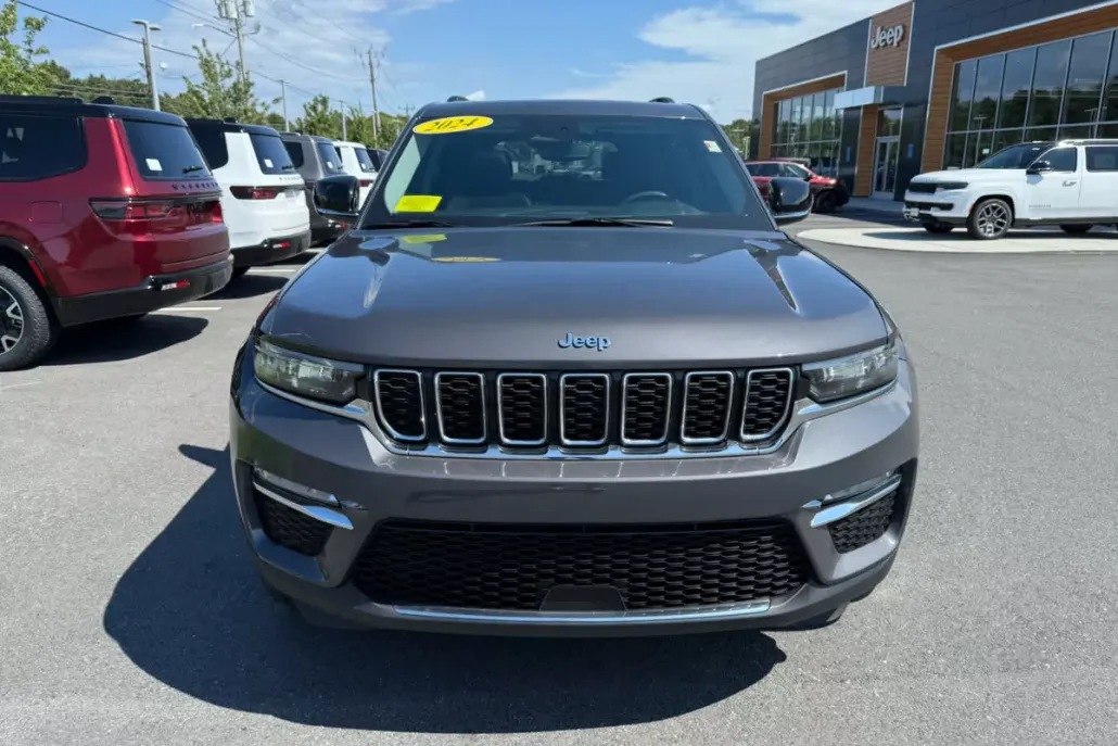 2024 Jeep Cherokee Limited 4xe photo 1