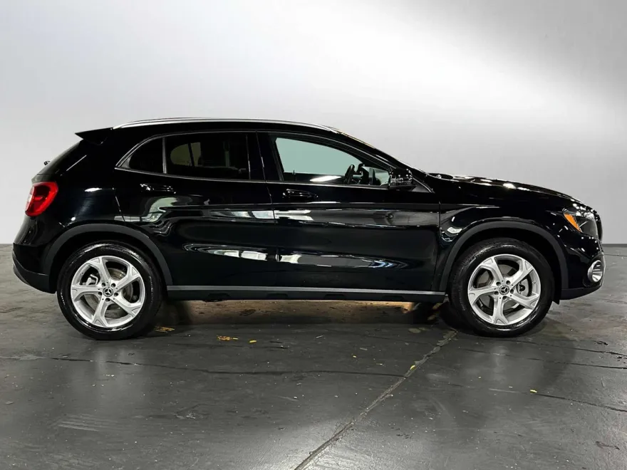 2020 Mercedes Benz GLA 250 photo 1