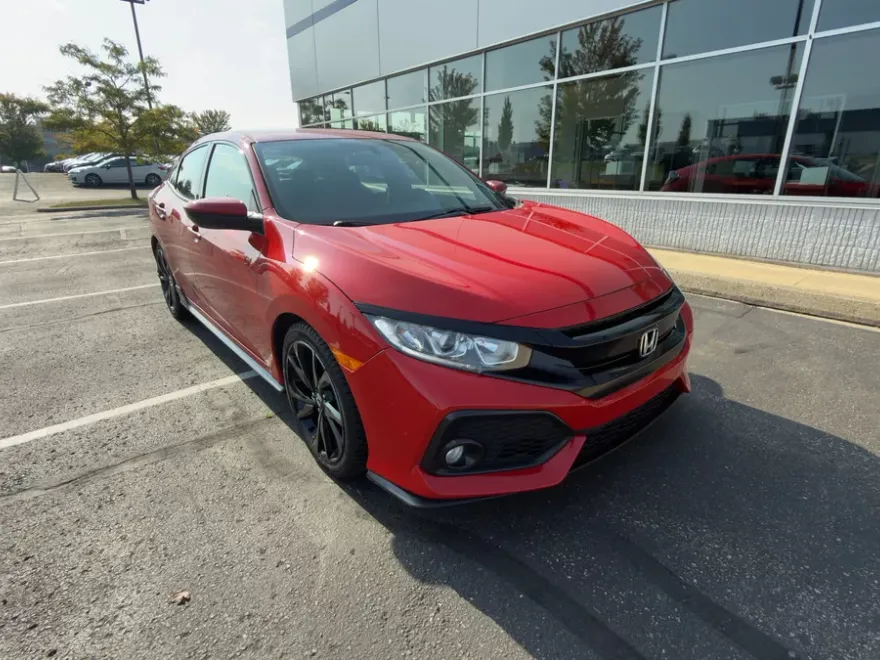 2018 Honda Civic Sport photo 1