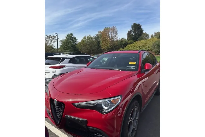 2022 Alfa Romeo Stelvio Sprint photo 1