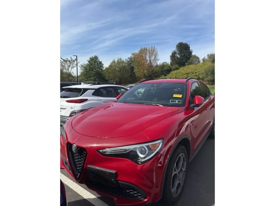 2022 Alfa Romeo Stelvio Sprint photo 1