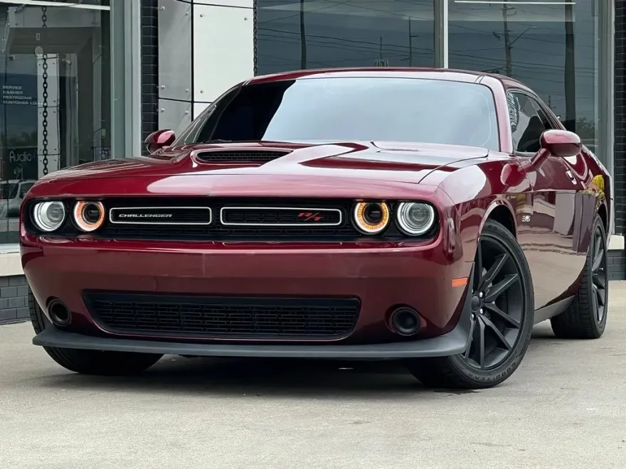 2023 Dodge Challenger R/T photo 1