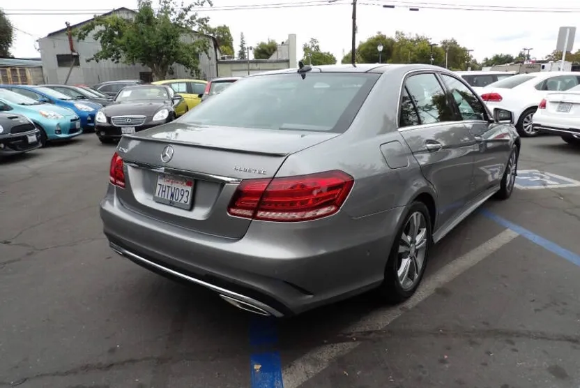 2015 Mercedes Benz E 250 BlueTEC photo 1
