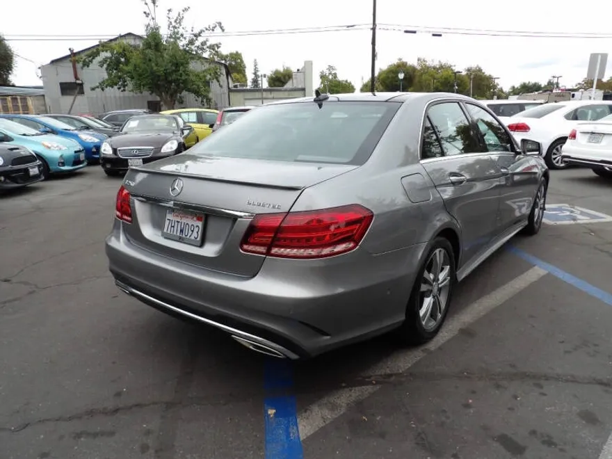 2015 Mercedes Benz E 250 BlueTEC photo 1