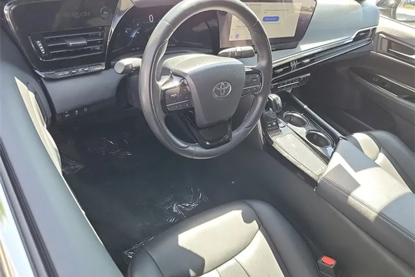 2023 Toyota Mirai XLE photo 1