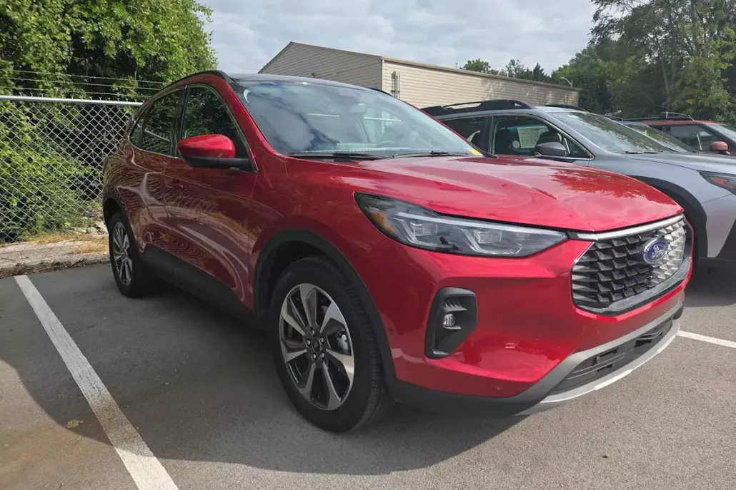 2024 Ford Escape Platinum photo 1