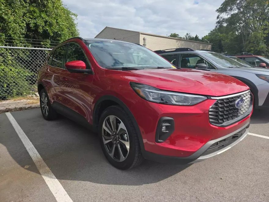 2024 Ford Escape Platinum photo 1