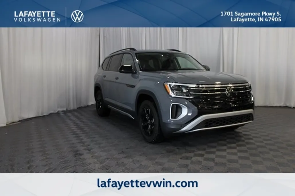 2024 Volkswagen Atlas Peak Edition SEL photo 1