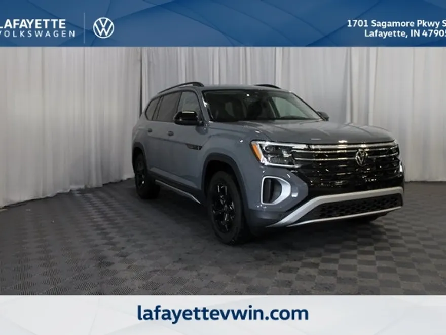 2024 Volkswagen Atlas Peak Edition SEL photo 1