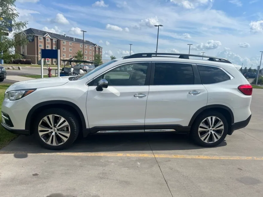 2021 Subaru Ascent Touring photo 1