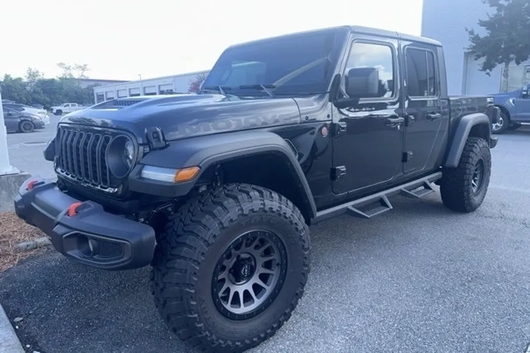 2024 Jeep Gladiator Mojave photo 1
