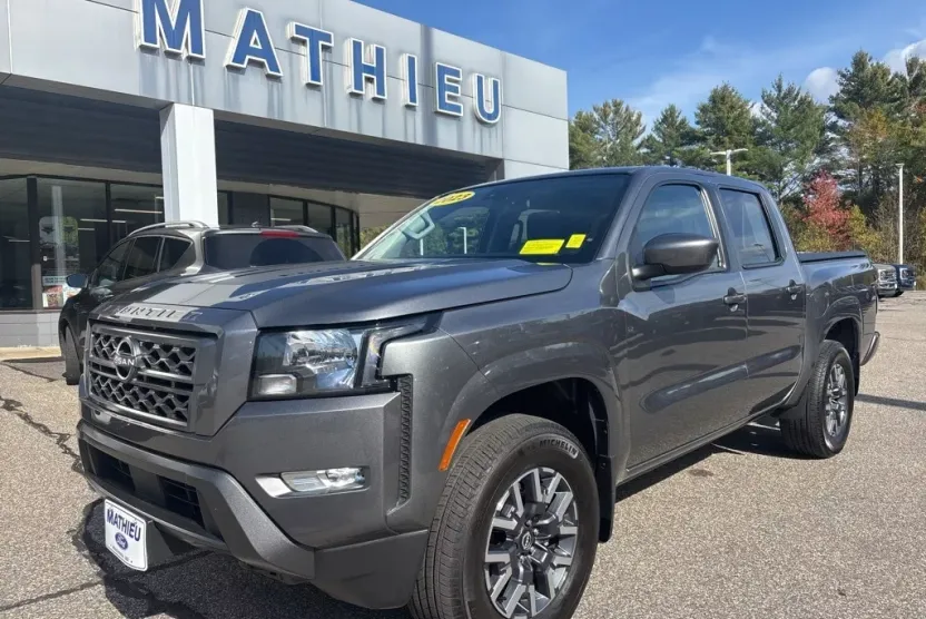 2023 Nissan Frontier SV photo 1