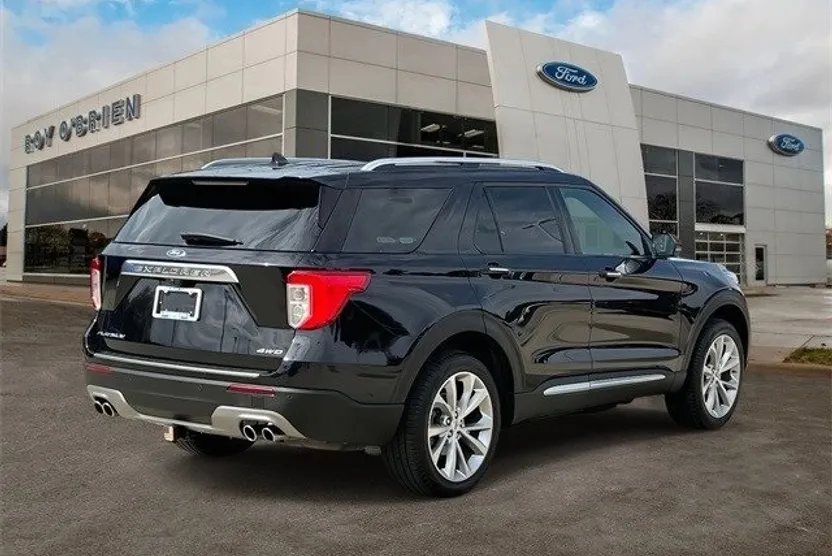 2022 Ford Explorer Platinum photo 1