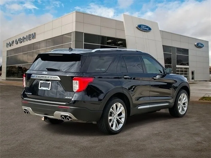 2022 Ford Explorer Platinum photo 1