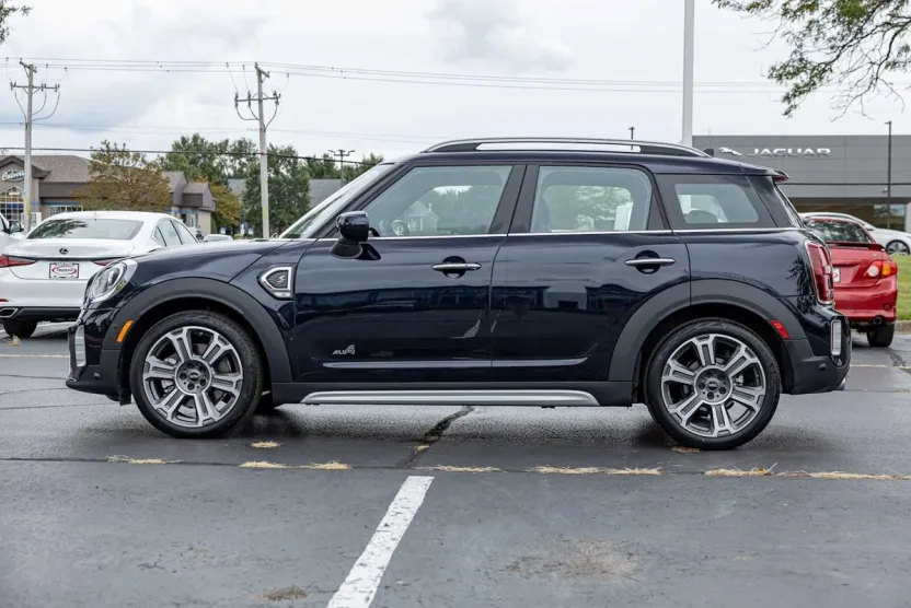 2024 Mini Countryman S Iconic photo 1