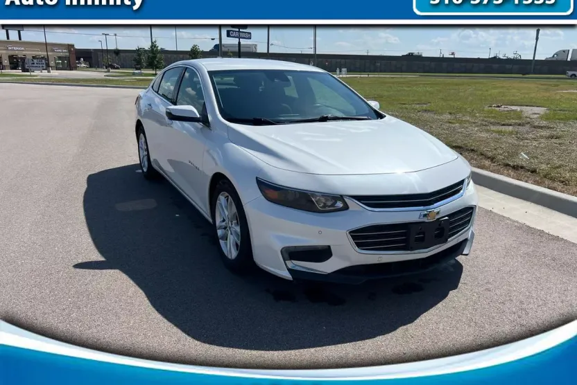 2018 Chevrolet Malibu 1LT photo 1