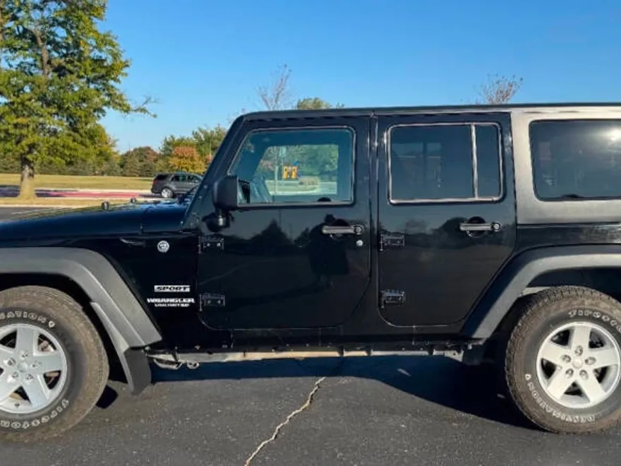 2017 Jeep Wrangler Unlimited Sport S photo 1