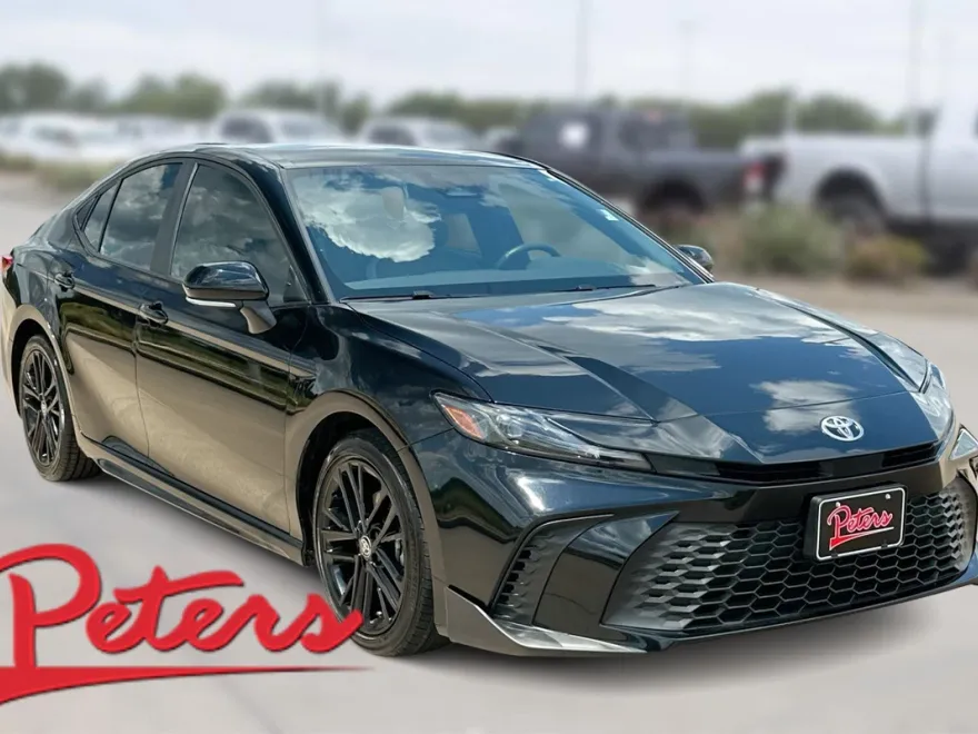 2025 Toyota Camry SE photo 1