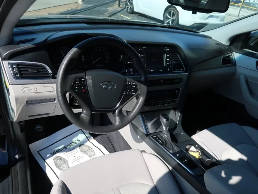 2016 Hyundai Sonata Hybrid Base photo 1