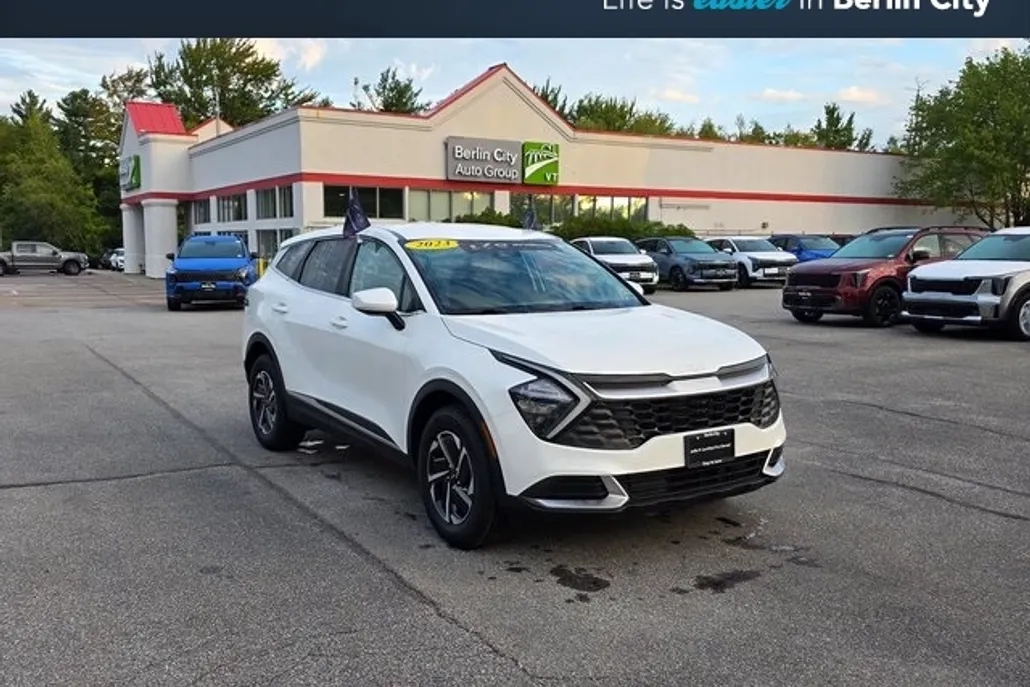 2023 Kia Sportage Hybrid LX photo 1