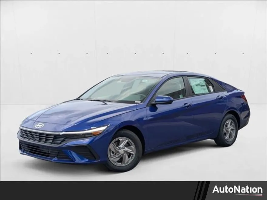 2025 Hyundai Elantra SE photo 1