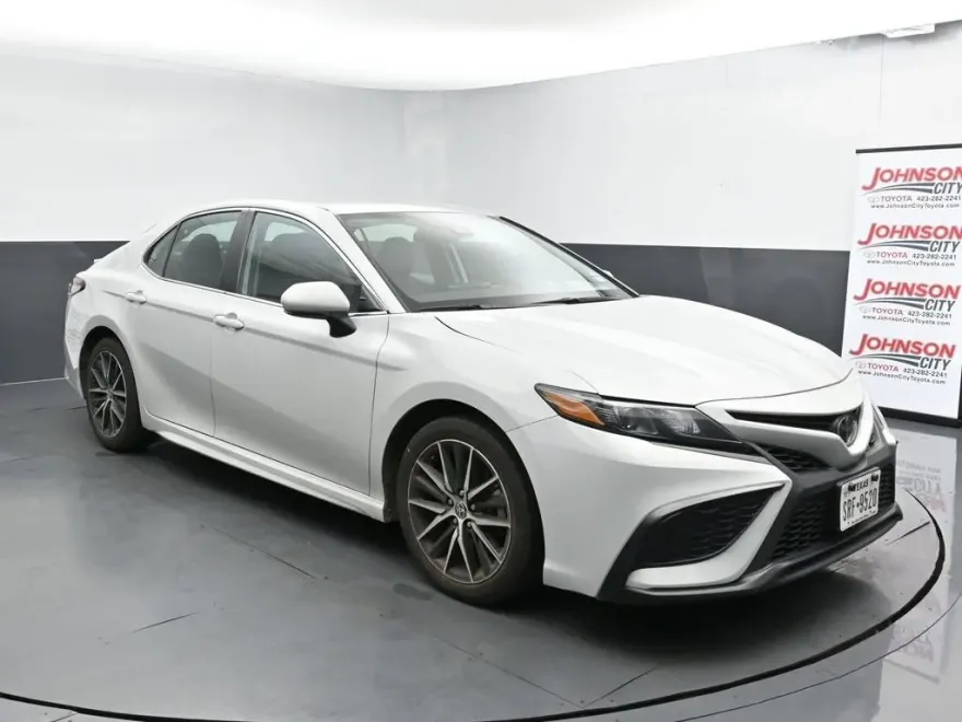2023 Toyota Camry SE photo 1