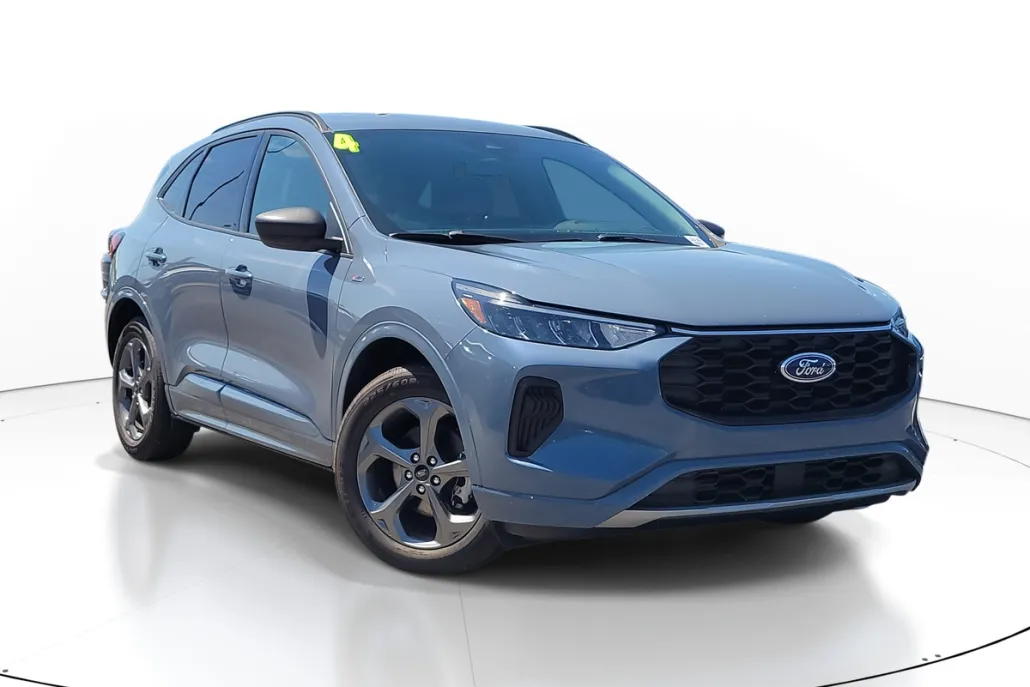 2024 Ford Escape ST-Line photo 1