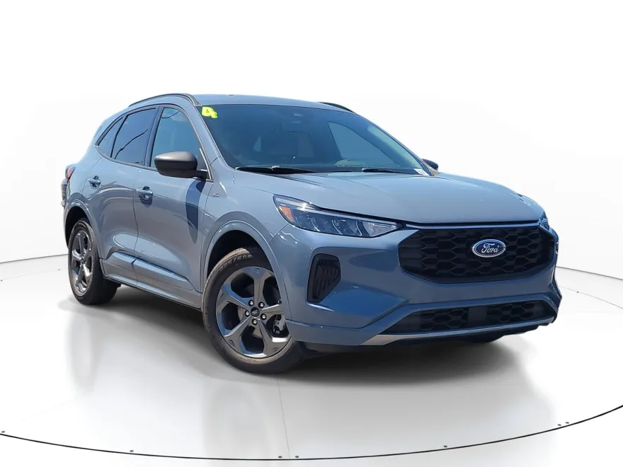 2024 Ford Escape ST-Line photo 1
