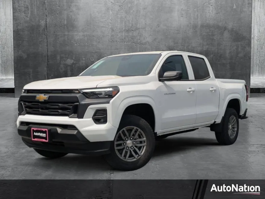 2025 Chevrolet Colorado Work Truck LT photo 1