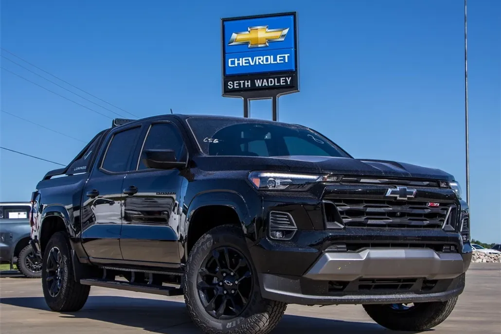 2025 Chevrolet Colorado Z71 photo 1