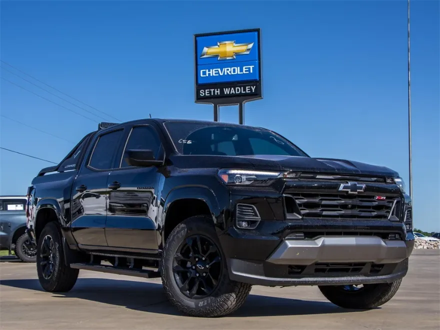 2025 Chevrolet Colorado Z71 photo 1