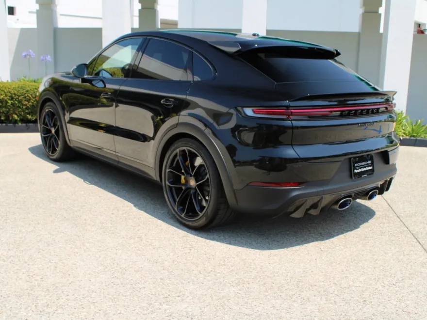 2025 Porsche Cayenne Coupe Turbo GT photo 2