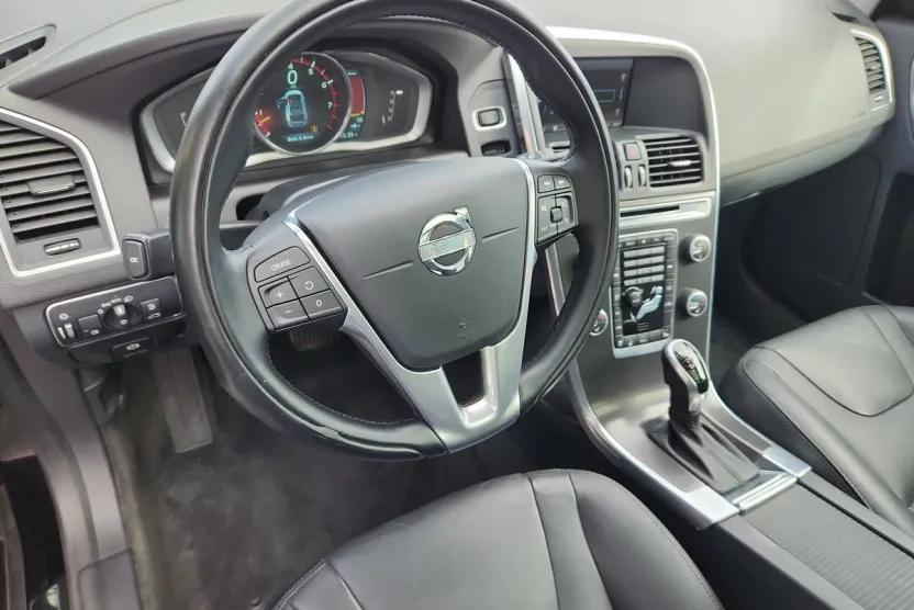 2015 Volvo XC60 3.2 Premier Plus photo 1
