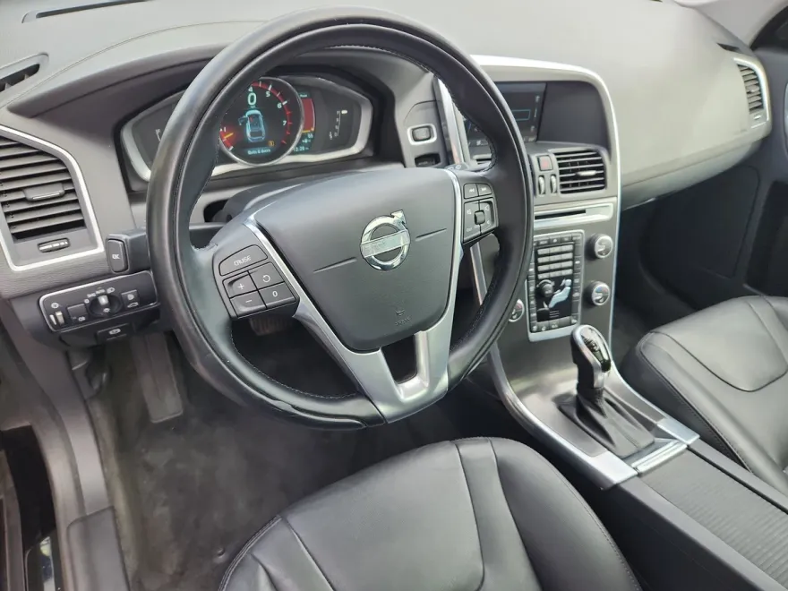 2015 Volvo XC60 3.2 Premier Plus photo 1