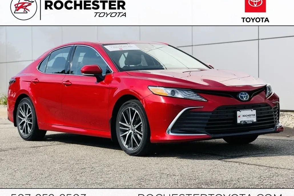 2023 Toyota Camry Hybrid XLE photo 1