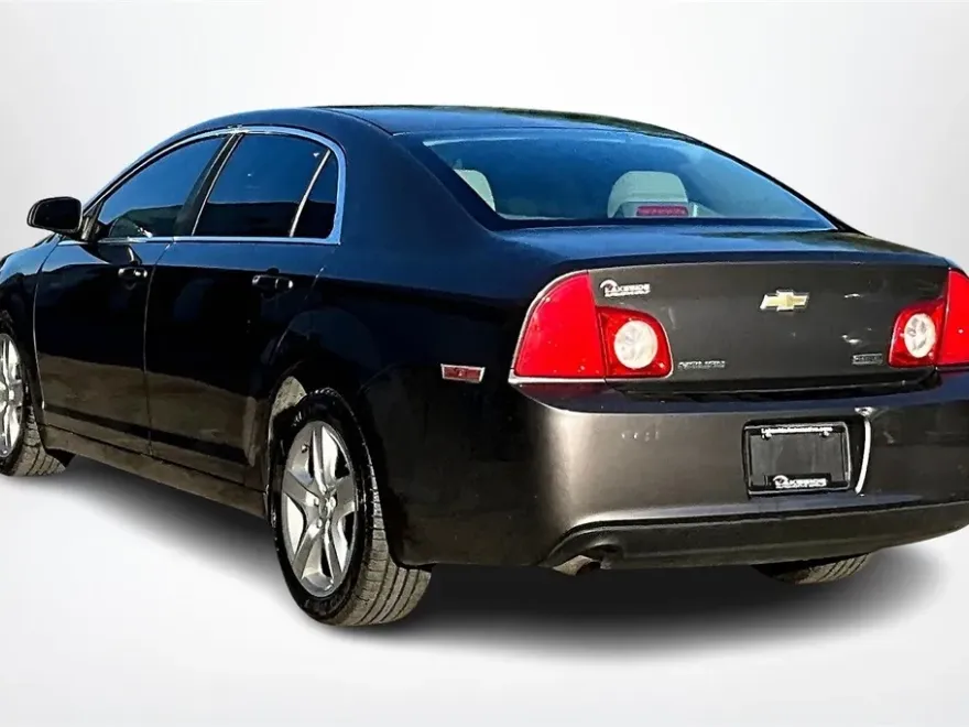 2011 Chevrolet Malibu LS photo 1