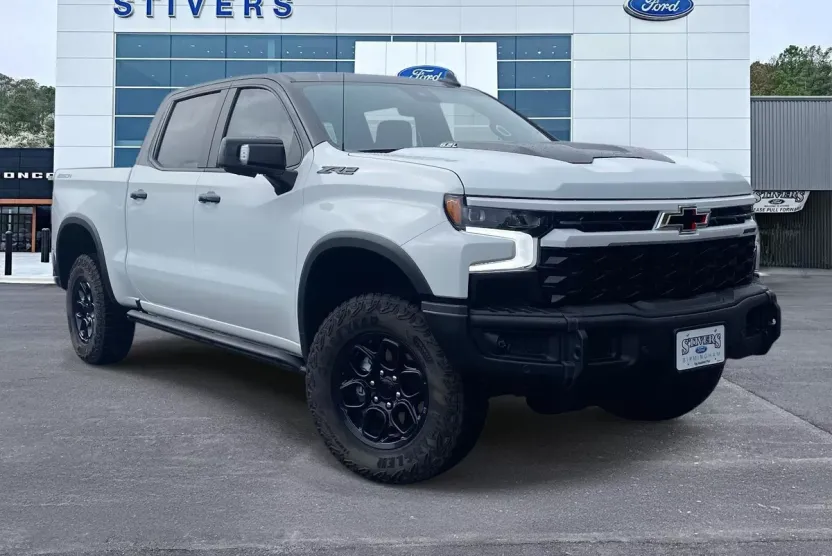 2025 Chevrolet Silverado 1500 ZR2 photo 1