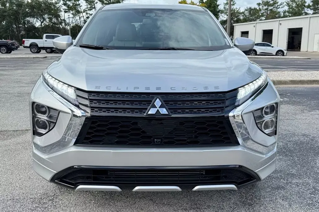 2025 Mitsubishi Eclipse Cross SEL photo 1