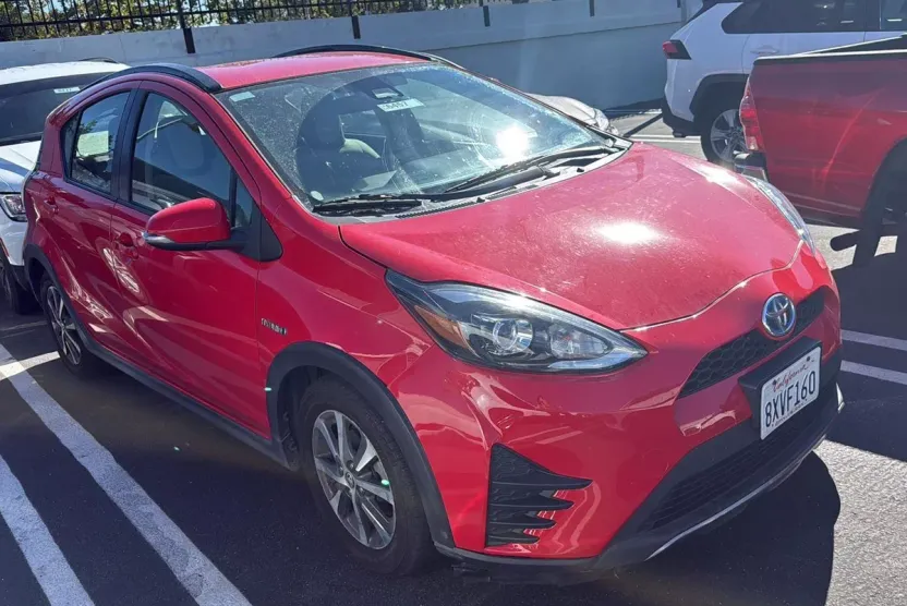 2018 Toyota Prius C One photo 1